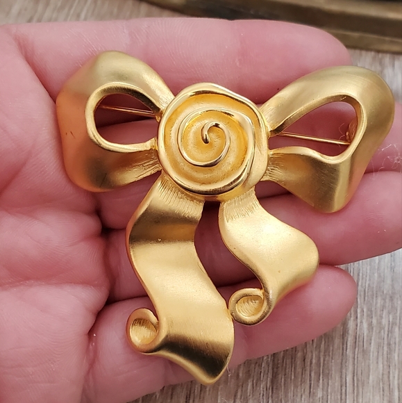 Vintage Givenchy Bow Brooch - Picture 5 of 6